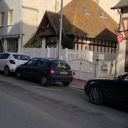 Charmante Maison Coeur De Ville La Gare Des Vacances Deauville Luaran gambar